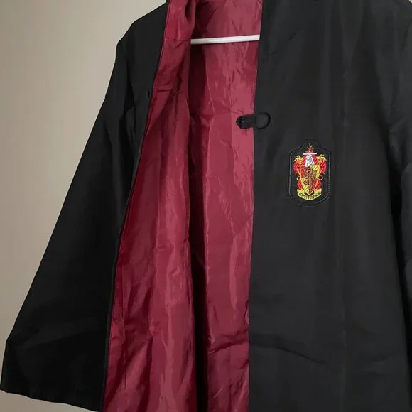 Harry Potter Gryffindor Robe - Picture 3 of 8